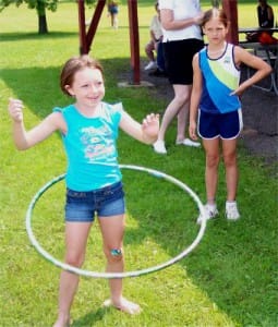 6 Girls and hoop L